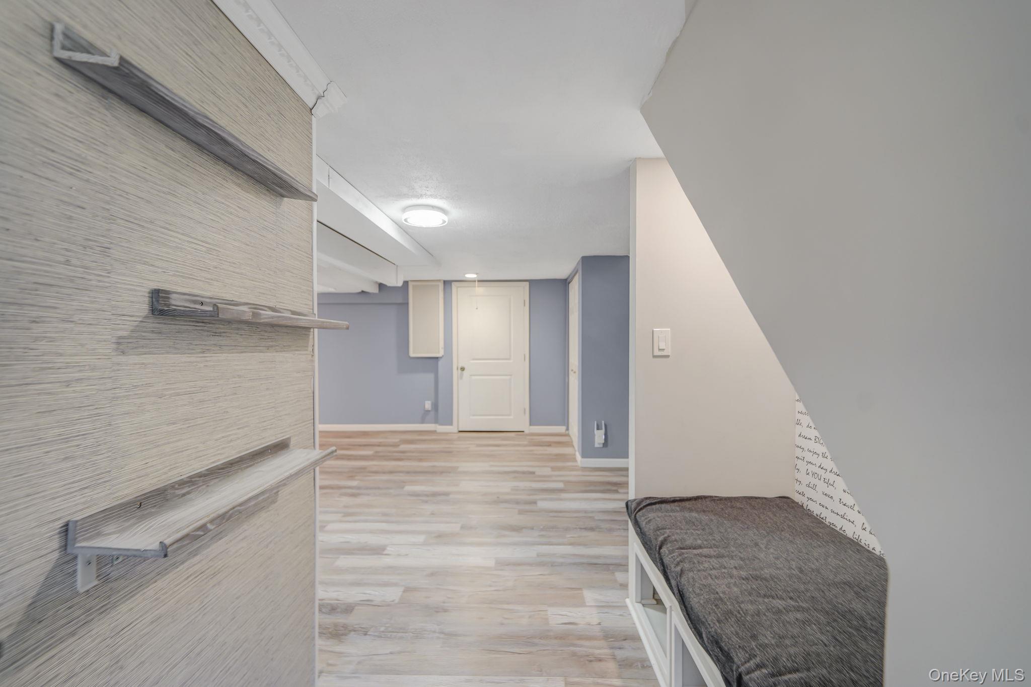 #11 photo, 11 Amityville Road, सफ़ोक काउंटी Sound Beach , NY 11789