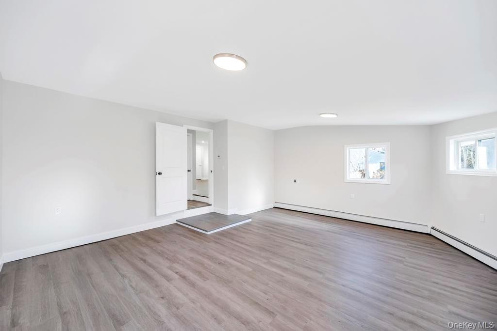 #14 photo, 16 Columbus Avenue, מחוז סאפוק Brentwood , NY 11717