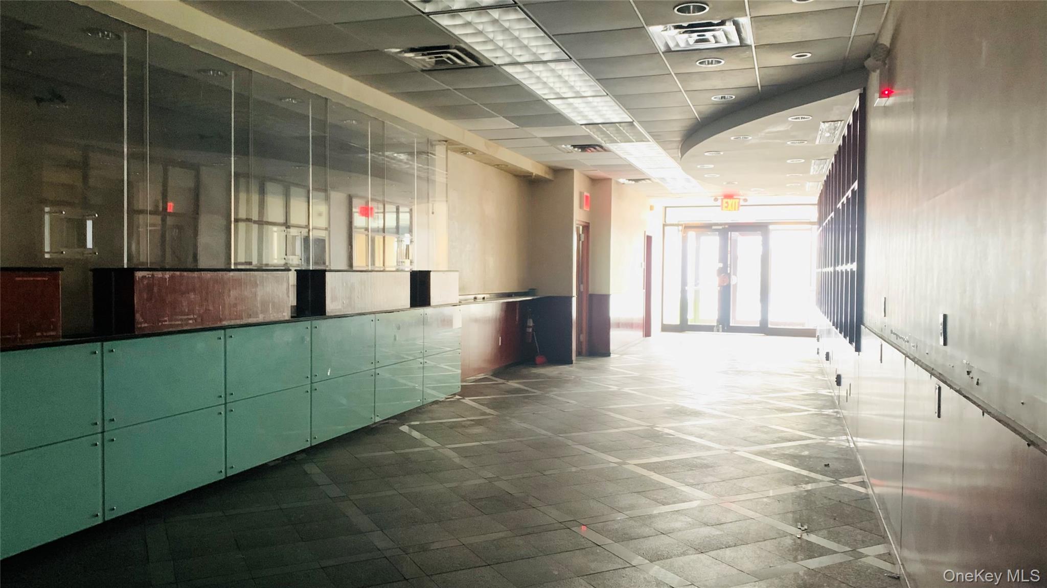 #2 photo, 13681 Roosevelt Avenue, 法拉盛 Flushing , NY 11354