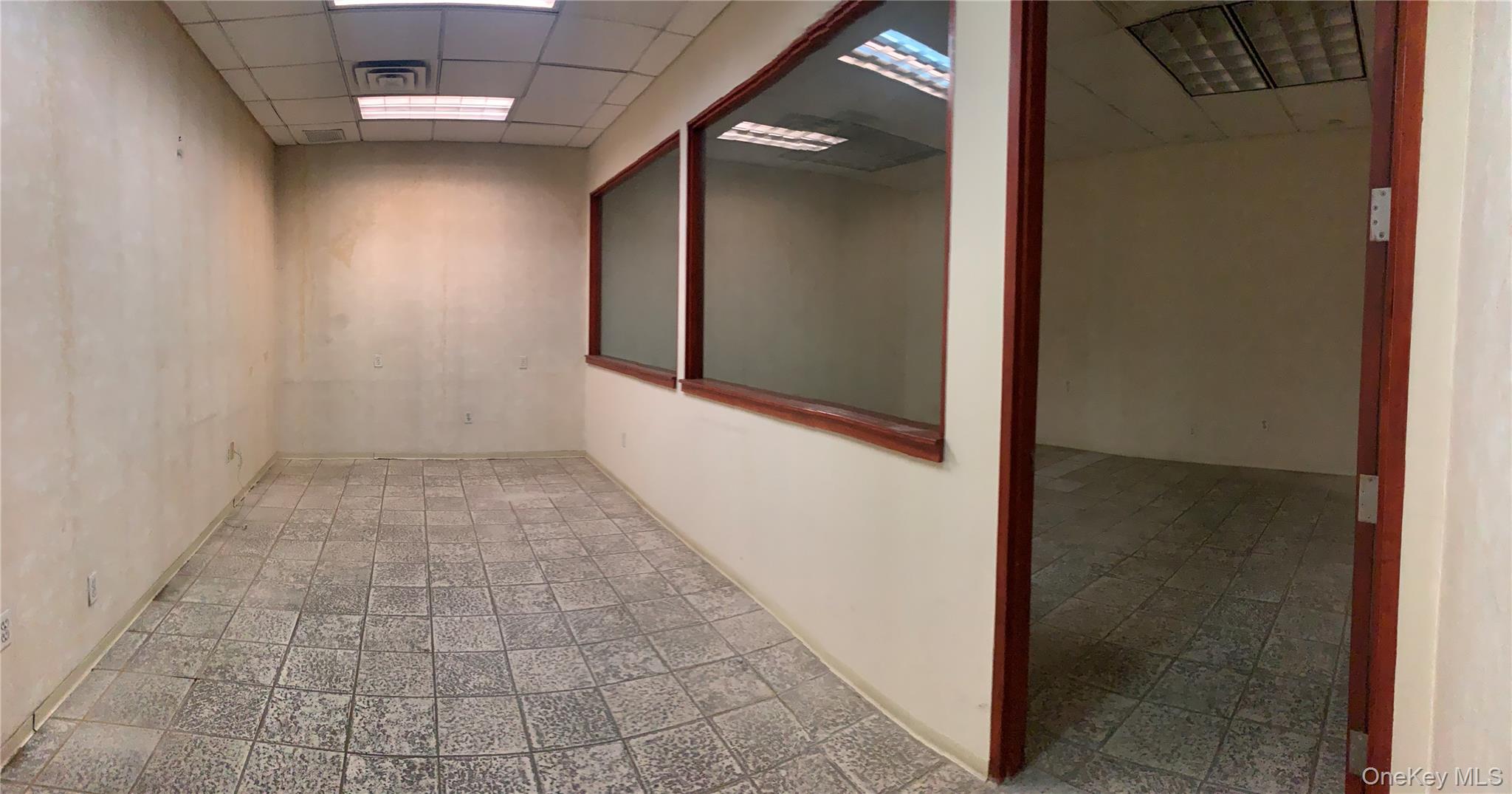 #4 photo, 13681 Roosevelt Avenue, 法拉盛 Flushing , NY 11354