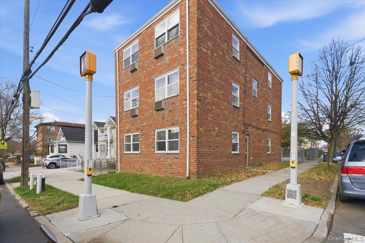 #2 photo, 24-60 81st Street, 뉴욕퀸즈 East Elmhurst , NY 11370