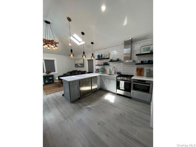 #12 photo, 190 Beach 109th Street, Rockaway Park , NY 11694