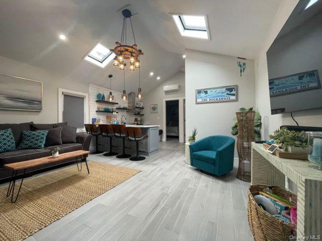 #4 photo, 190 Beach 109th Street, Rockaway Park , NY 11694