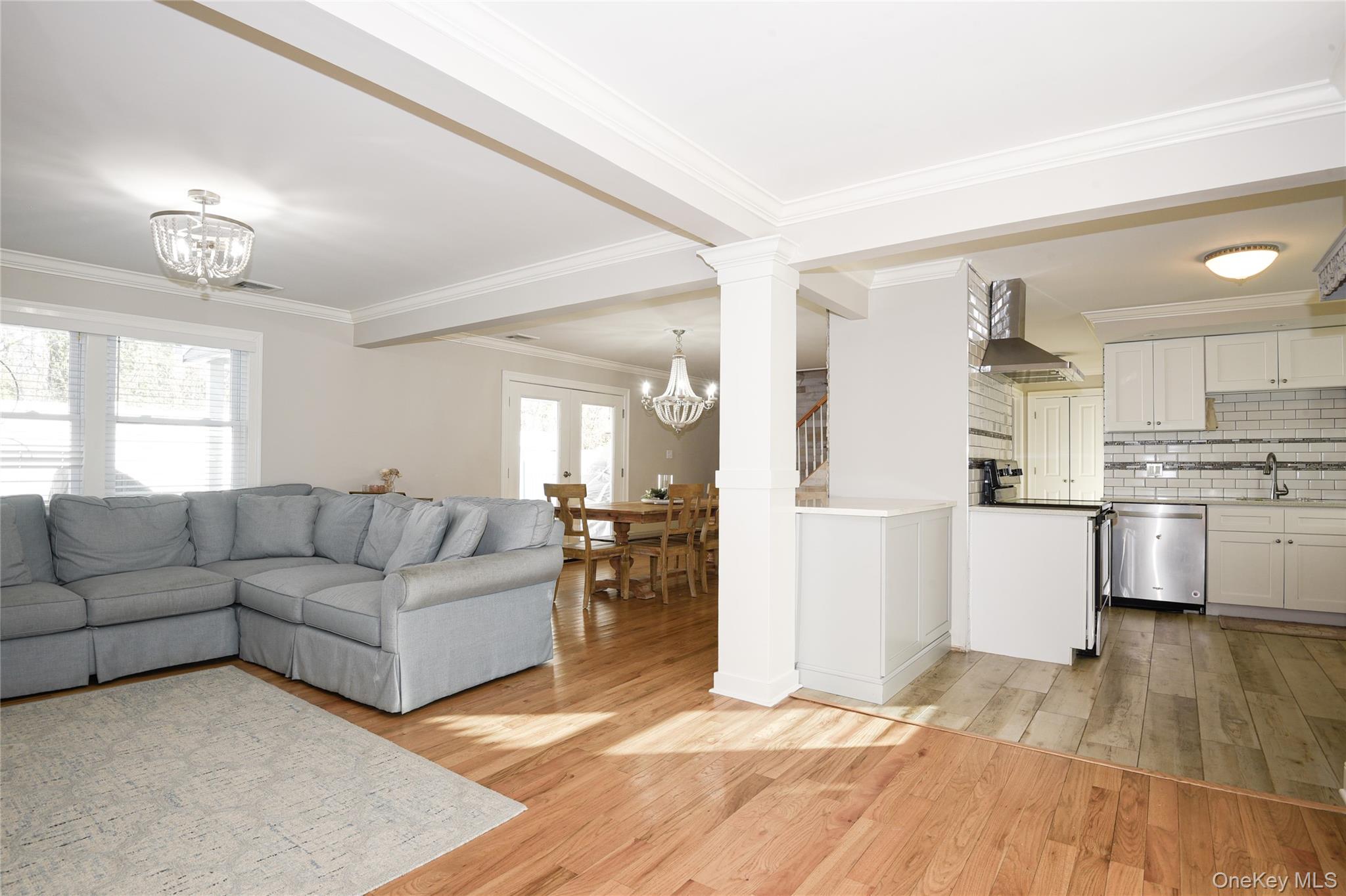 #13 photo, 181 Friends Lane, Westbury , NY 11590