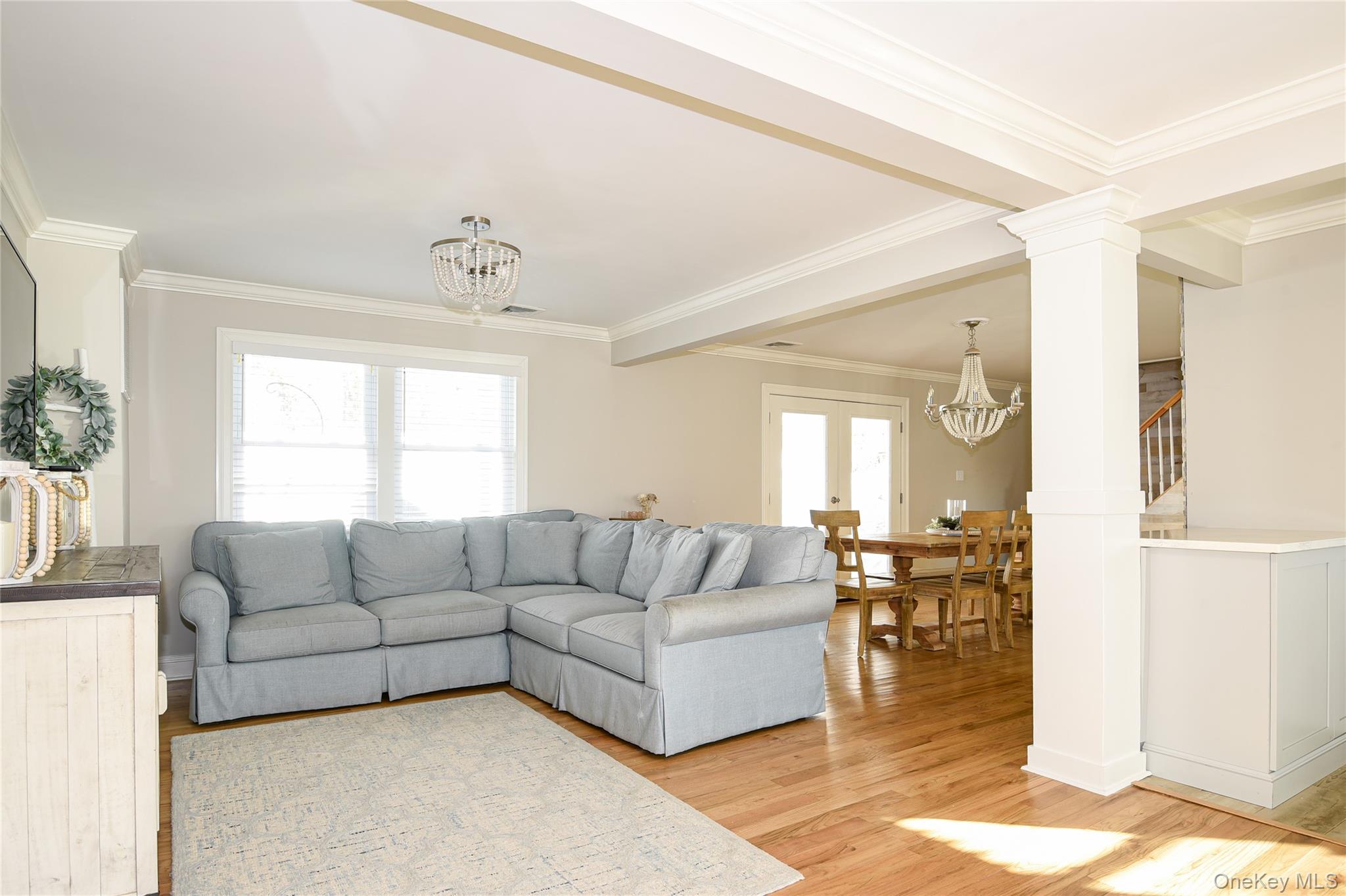 #4 photo, 181 Friends Lane, Westbury , NY 11590