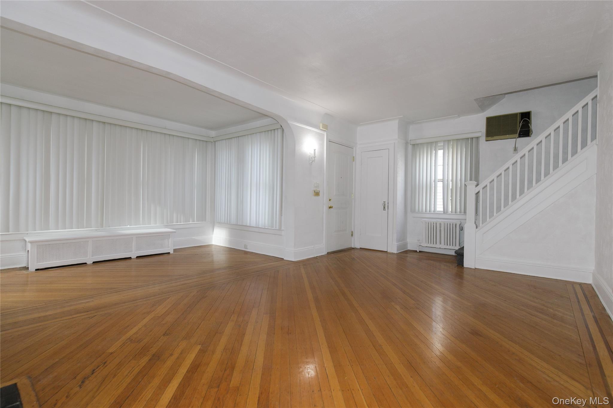 #2 photo, 4623 Arcadia Lane, Great Neck , NY 11020