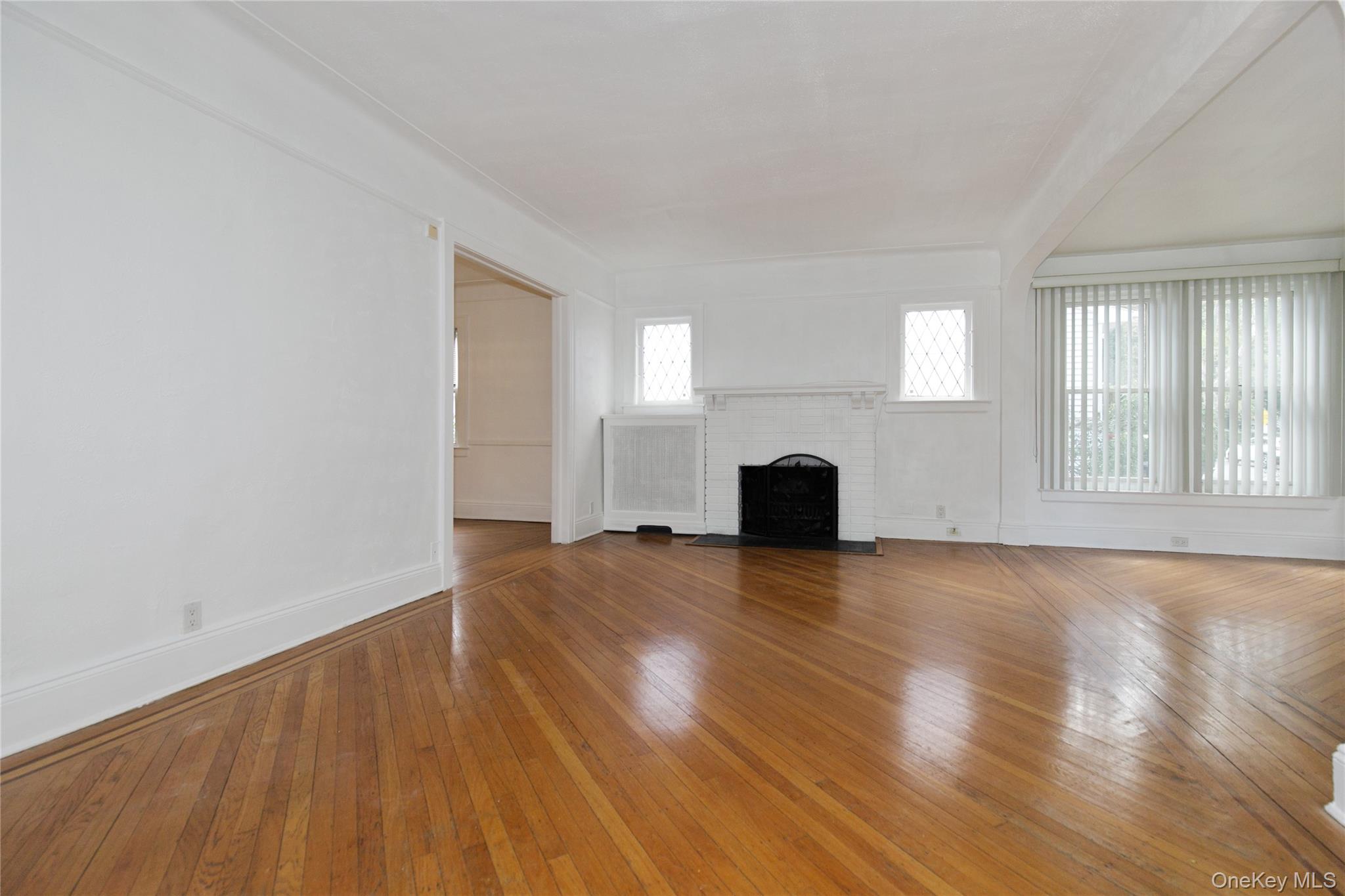 #3 photo, 4623 Arcadia Lane, Great Neck , NY 11020