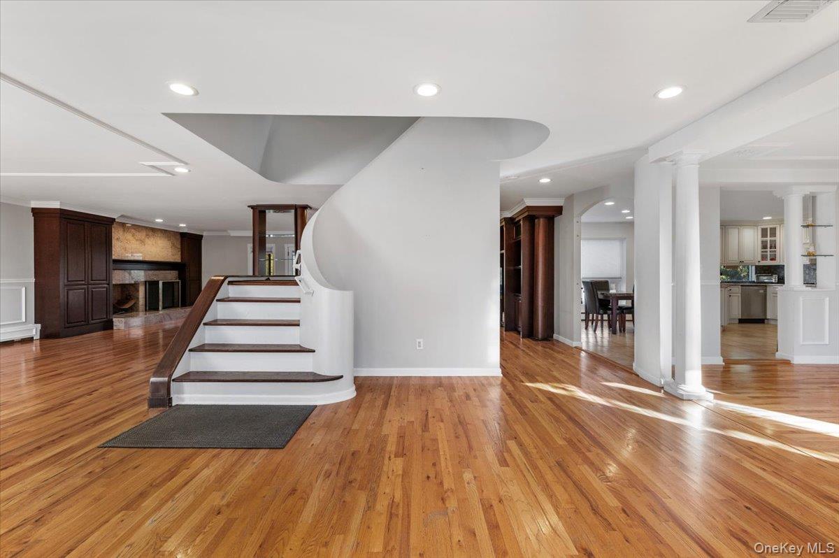 #5 photo, 10 Faulkner Lane, सफ़ोक काउंटी Dix Hills , NY 11746