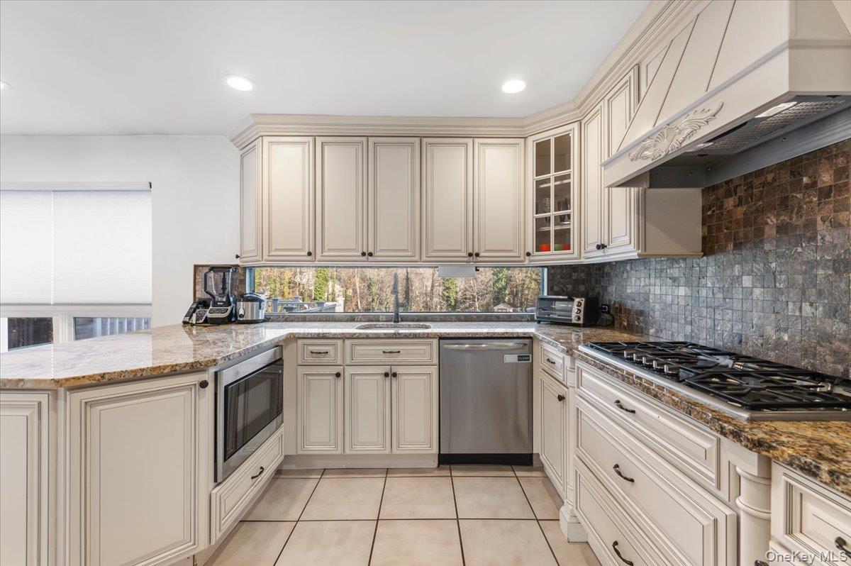 #6 photo, 10 Faulkner Lane, सफ़ोक काउंटी Dix Hills , NY 11746