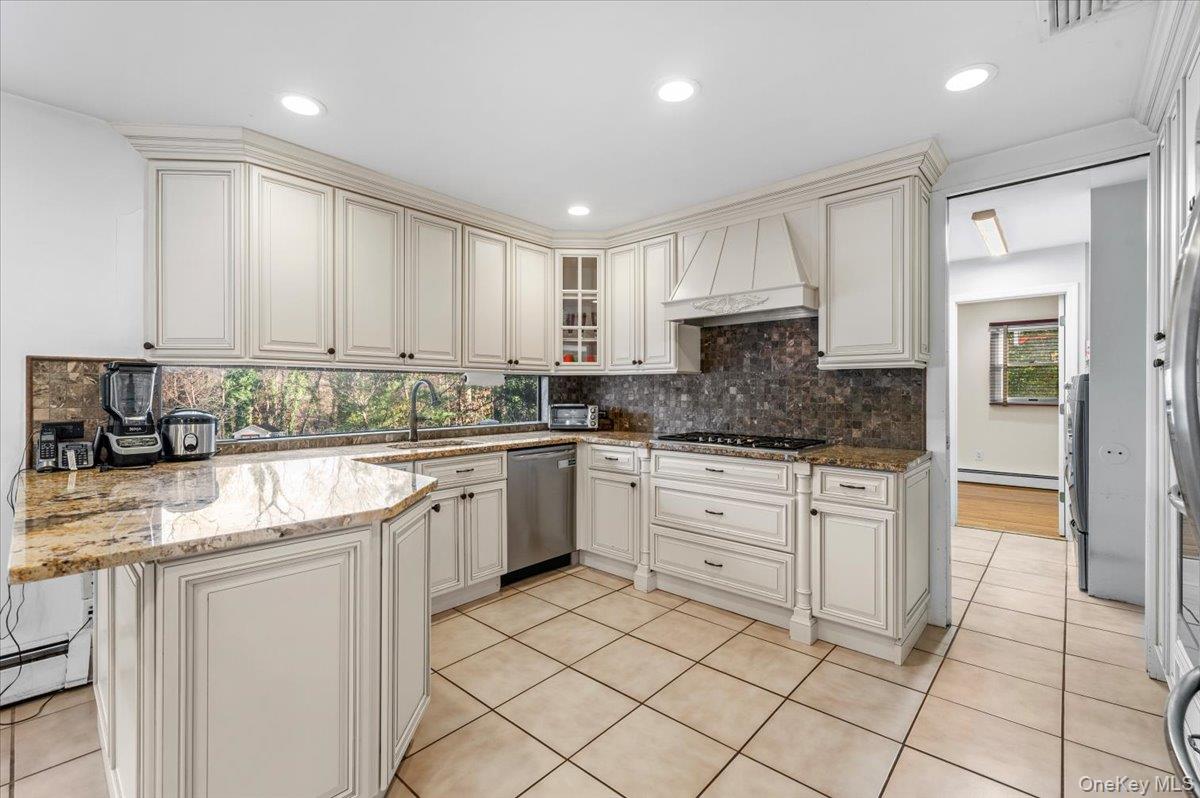 #8 photo, 10 Faulkner Lane, सफ़ोक काउंटी Dix Hills , NY 11746