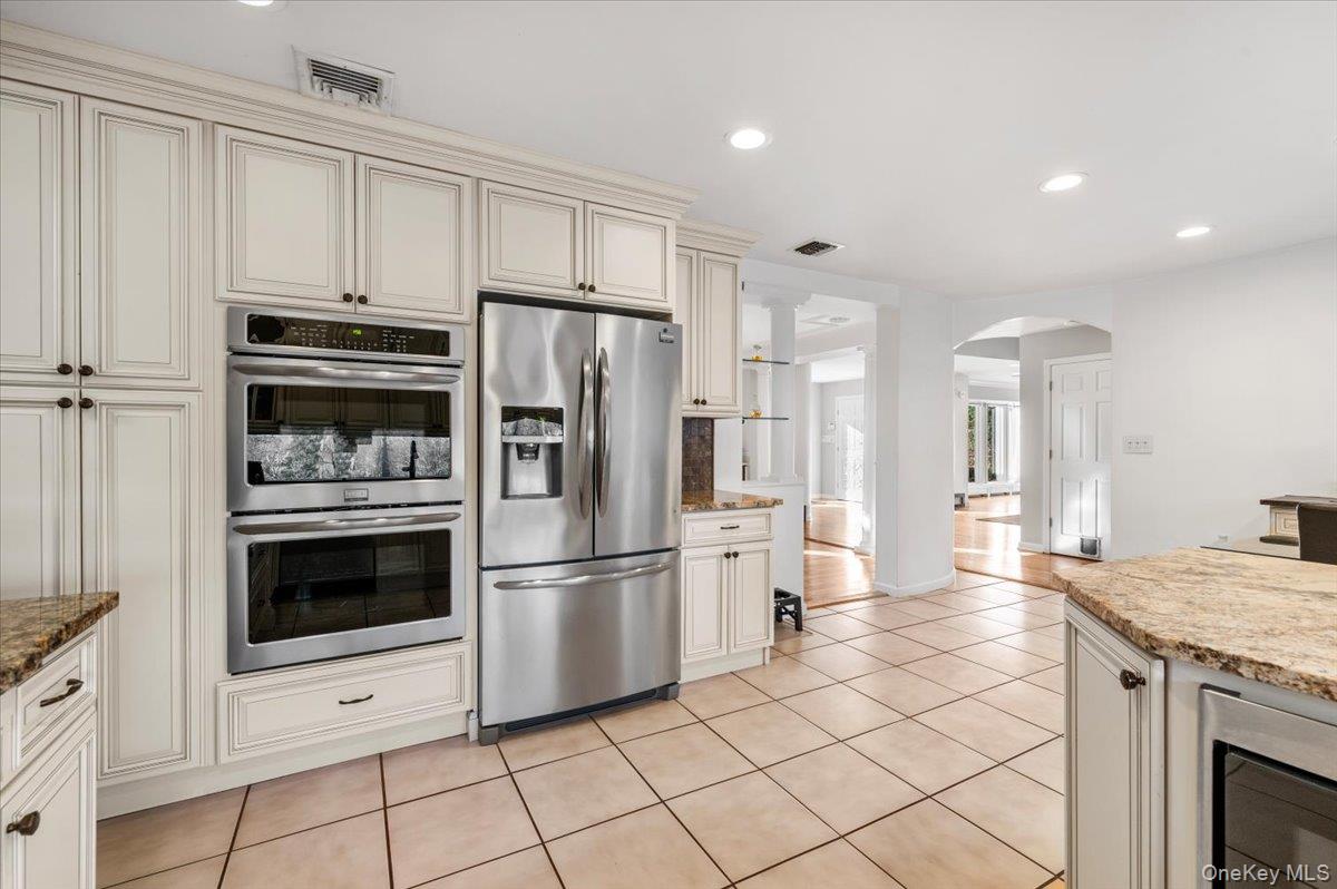 #9 photo, 10 Faulkner Lane, सफ़ोक काउंटी Dix Hills , NY 11746