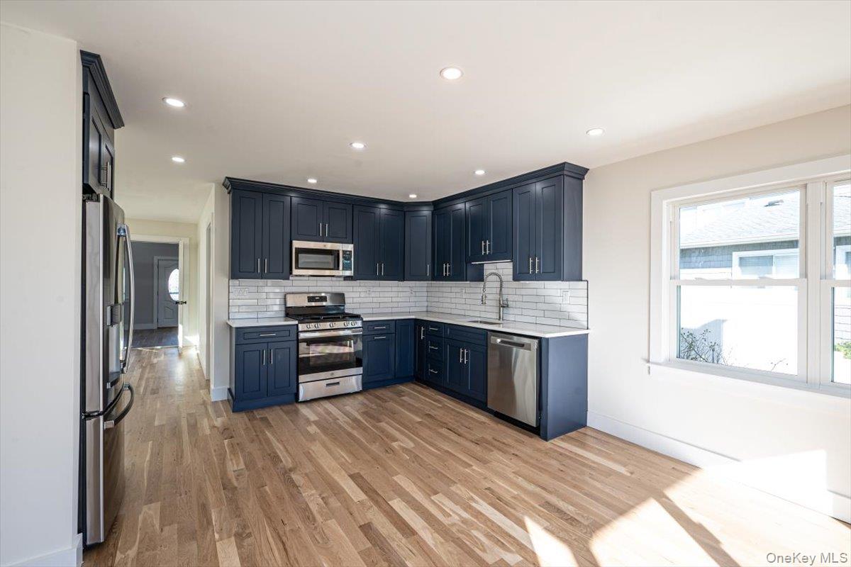 #10 photo, 55 Alhambra Road, नासाउ काउंटी Massapequa , NY 11758