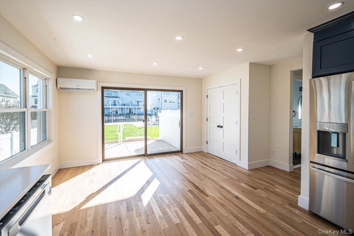 #12 photo, 55 Alhambra Road, नासाउ काउंटी Massapequa , NY 11758