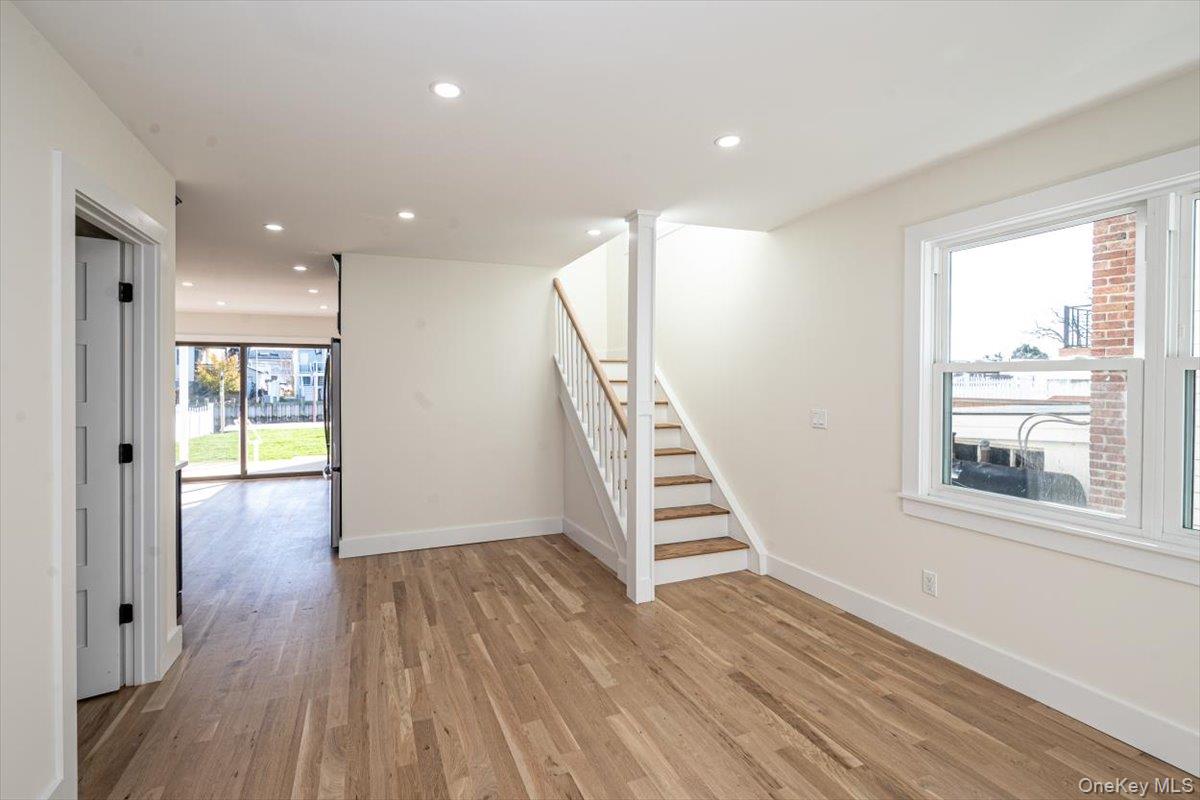 #17 photo, 55 Alhambra Road, नासाउ काउंटी Massapequa , NY 11758