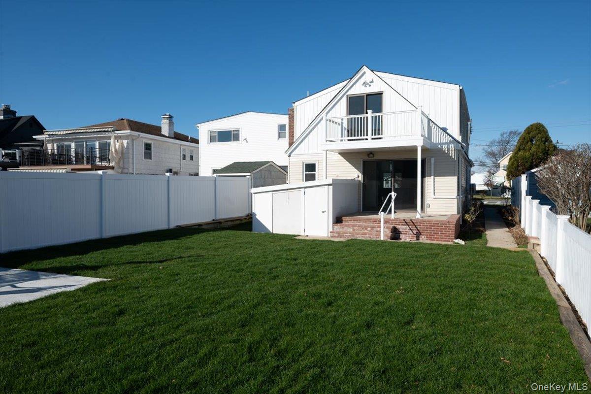 #2 photo, 55 Alhambra Road, नासाउ काउंटी Massapequa , NY 11758