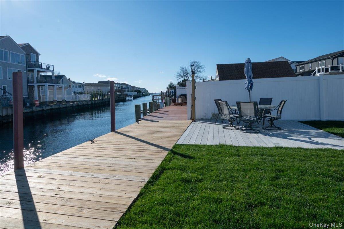 #3 photo, 55 Alhambra Road, नासाउ काउंटी Massapequa , NY 11758