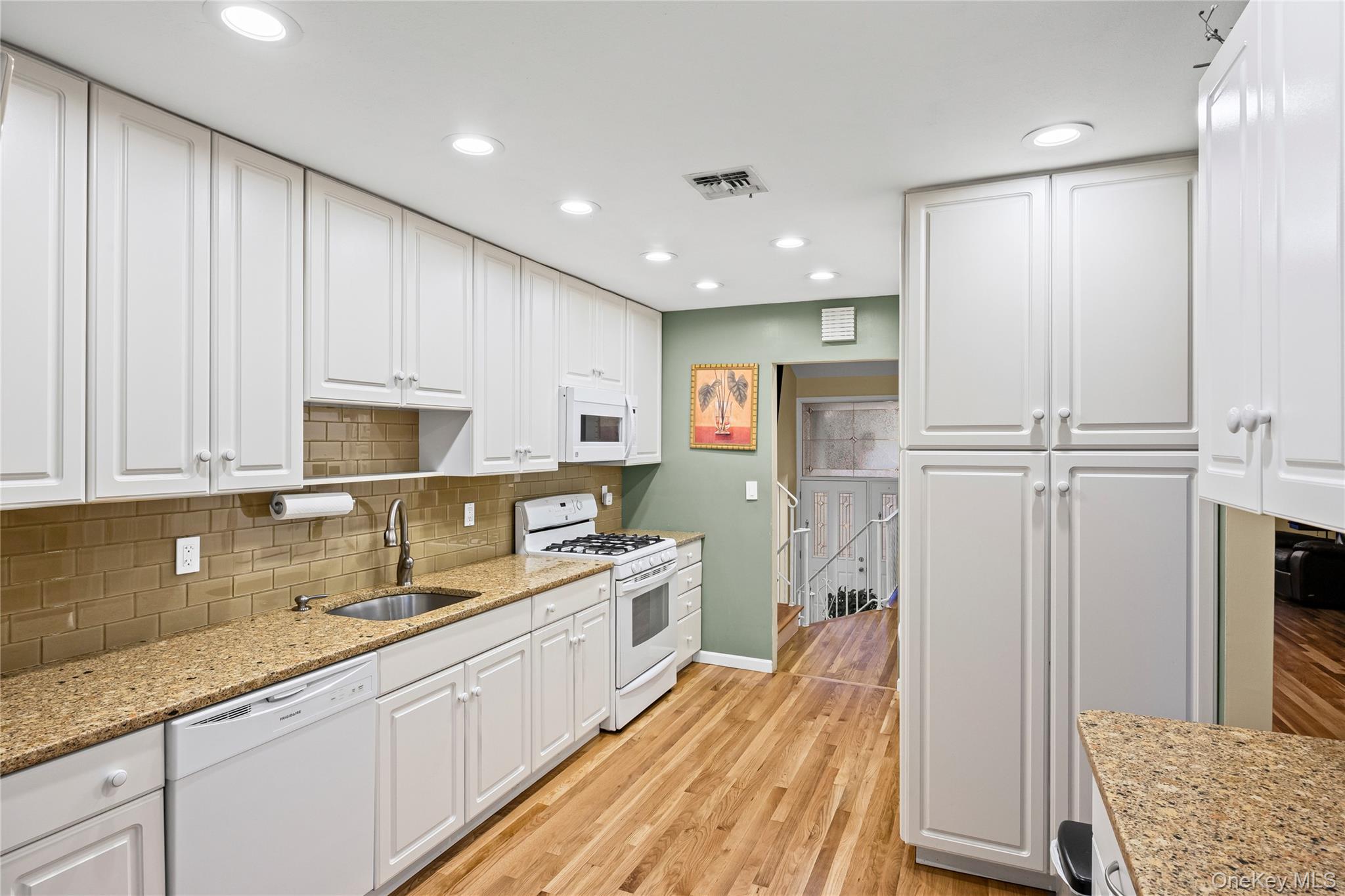 #9 photo, 1829 Bradley Court, North Bellmore , NY 11710