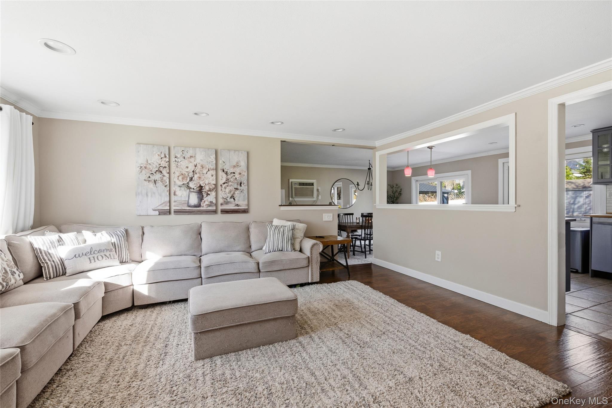 #4 photo, 33 Urban Drive, Selden , NY 11784