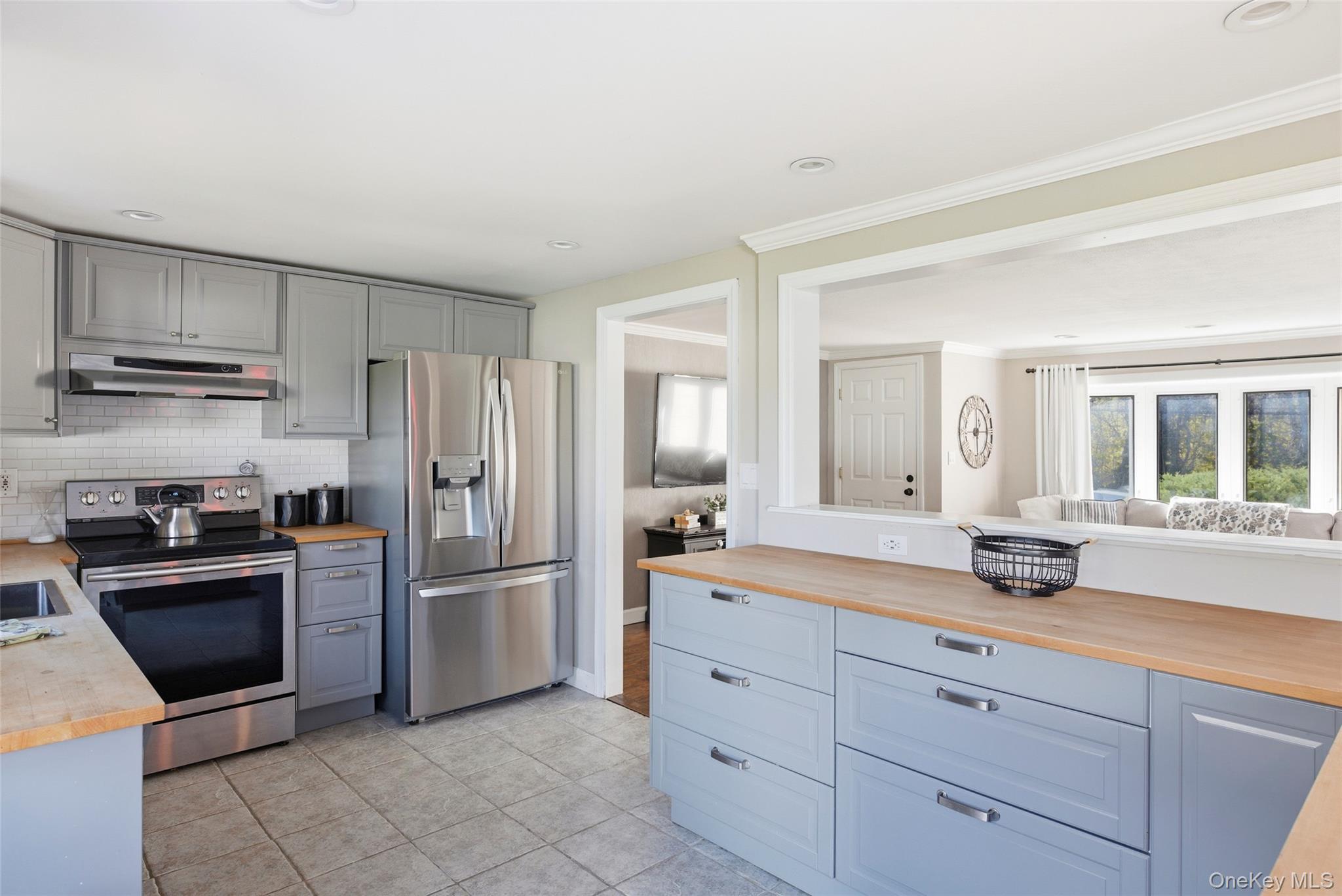 #6 photo, 33 Urban Drive, Selden , NY 11784