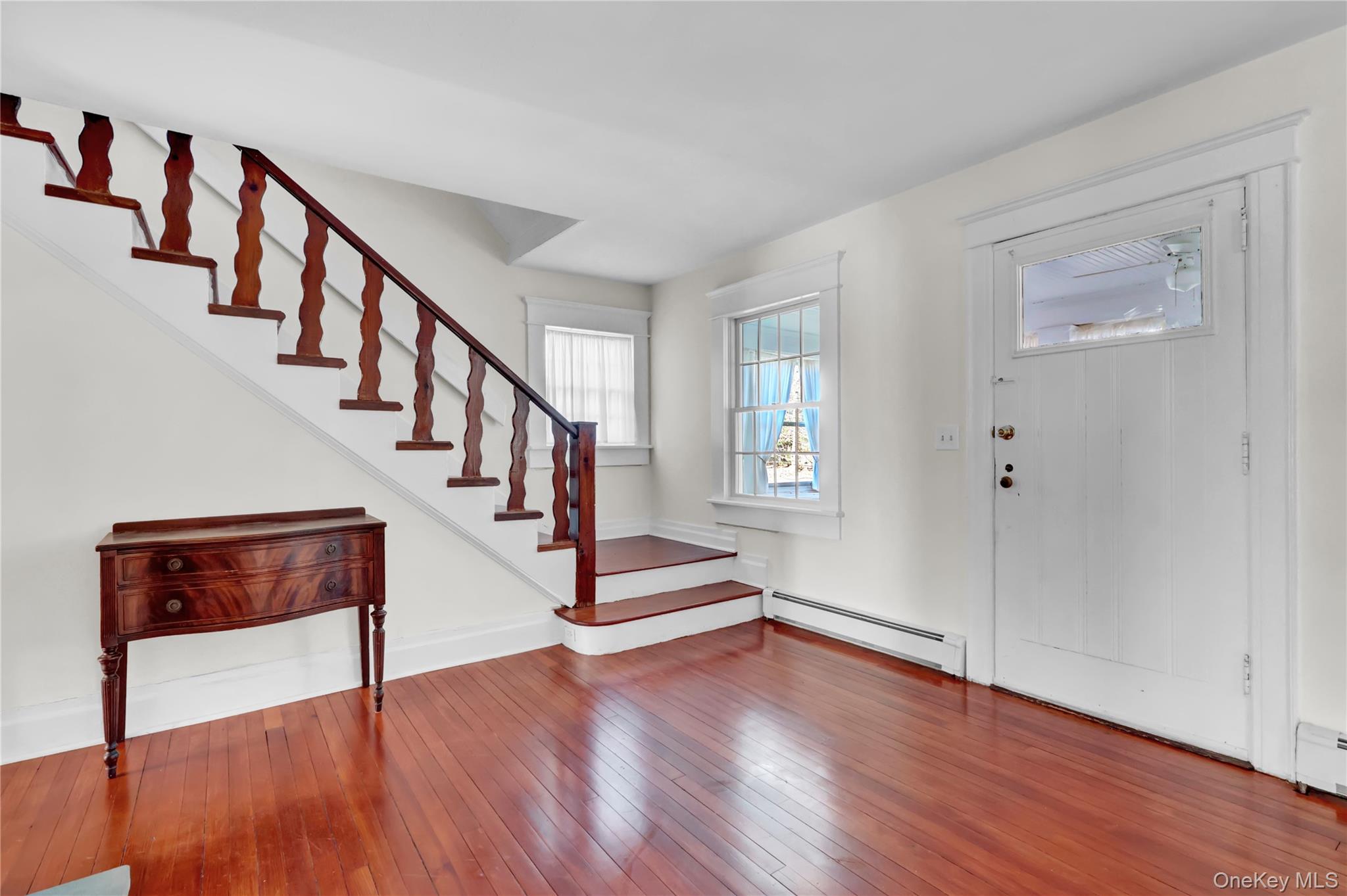 #10 photo, 31 Hiawatha Drive, Brightwaters , NY 11718