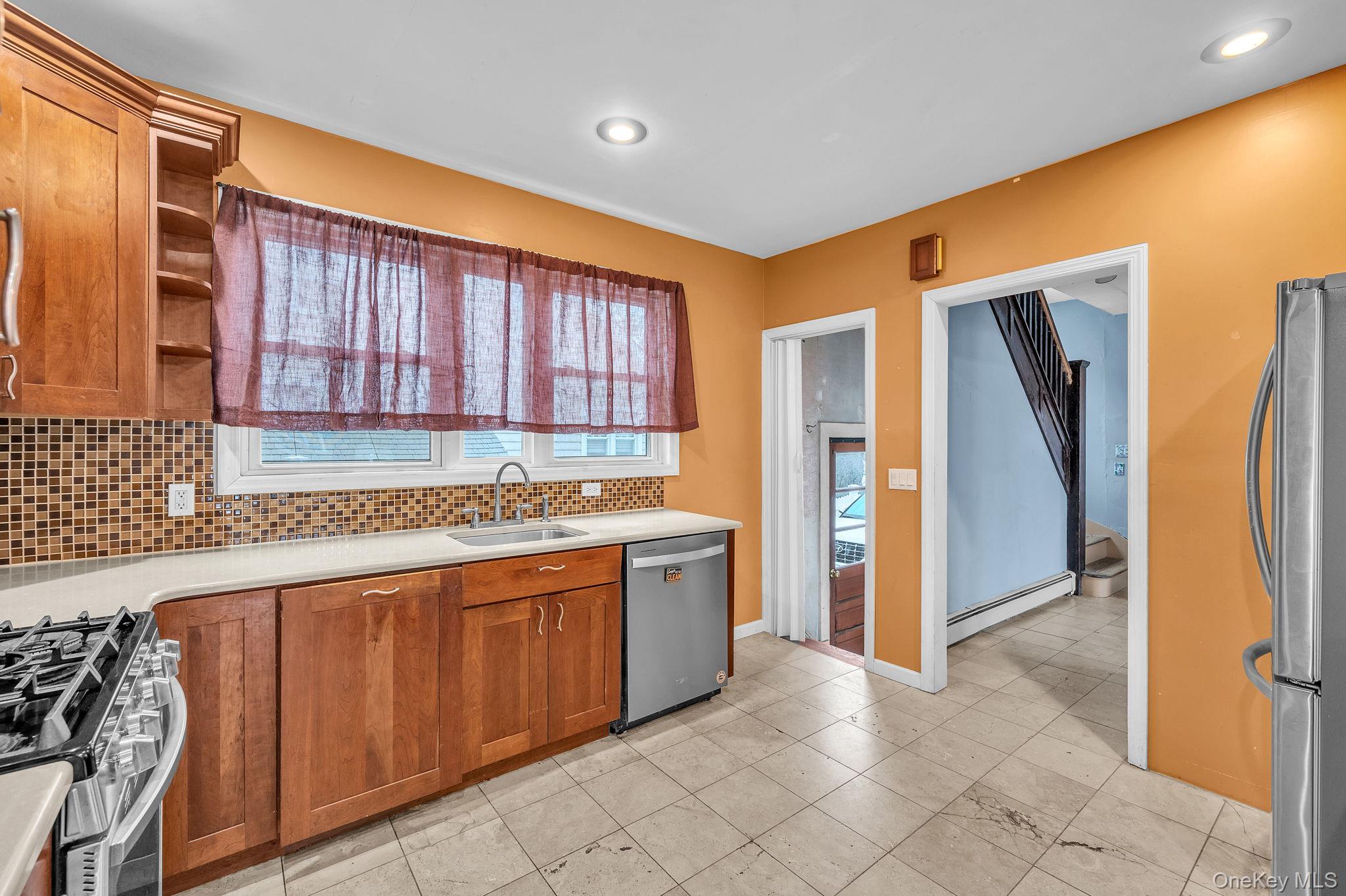 #15 photo, 4 3rd Avenue, מחוז סאפוק East Islip , NY 11730