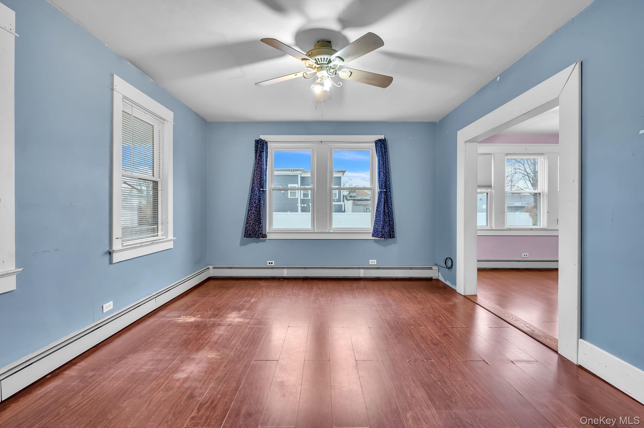 #9 photo, 4 3rd Avenue, מחוז סאפוק East Islip , NY 11730