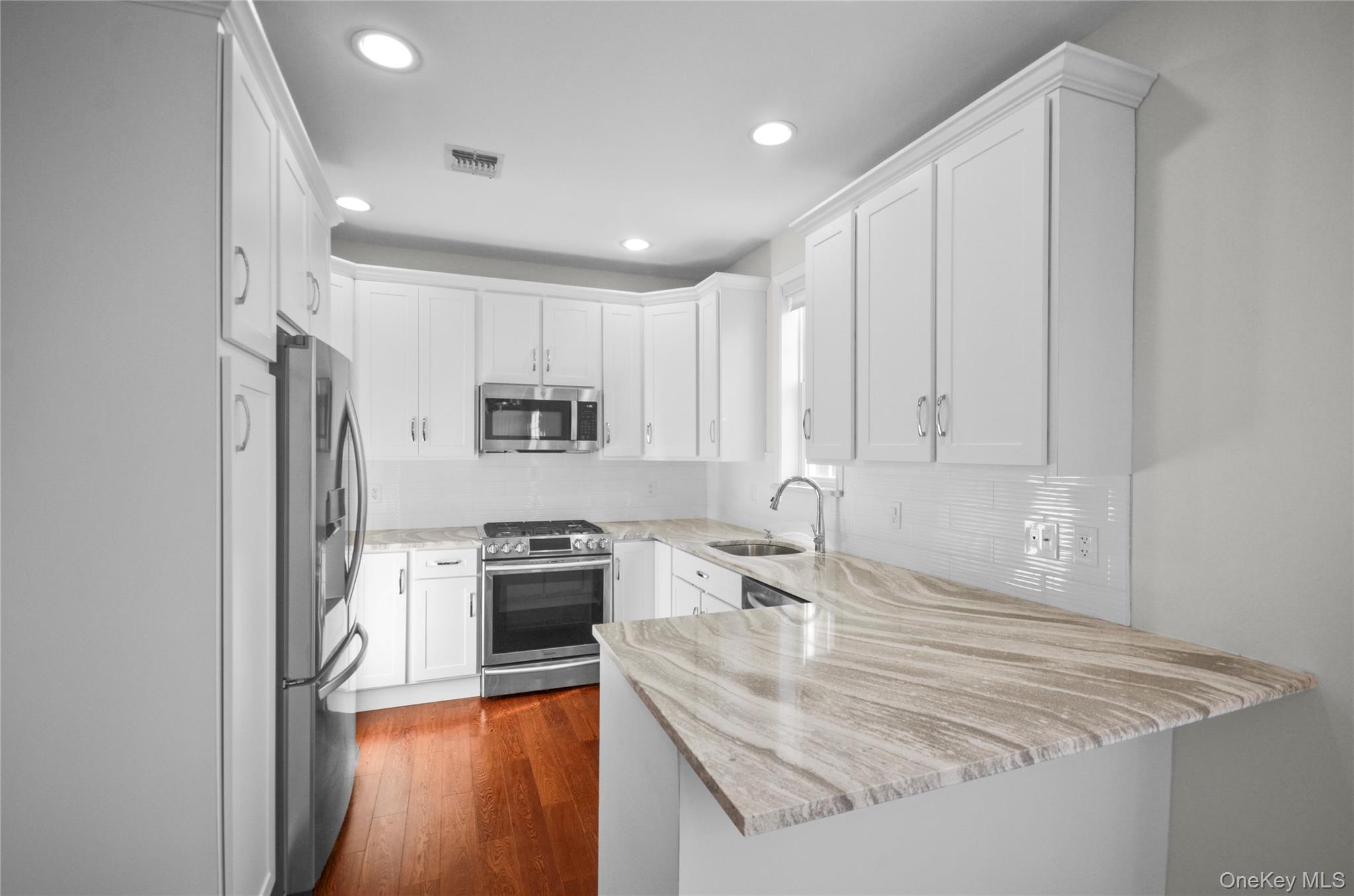 #4 photo, 736 Verona Drive, Melville , NY 11747