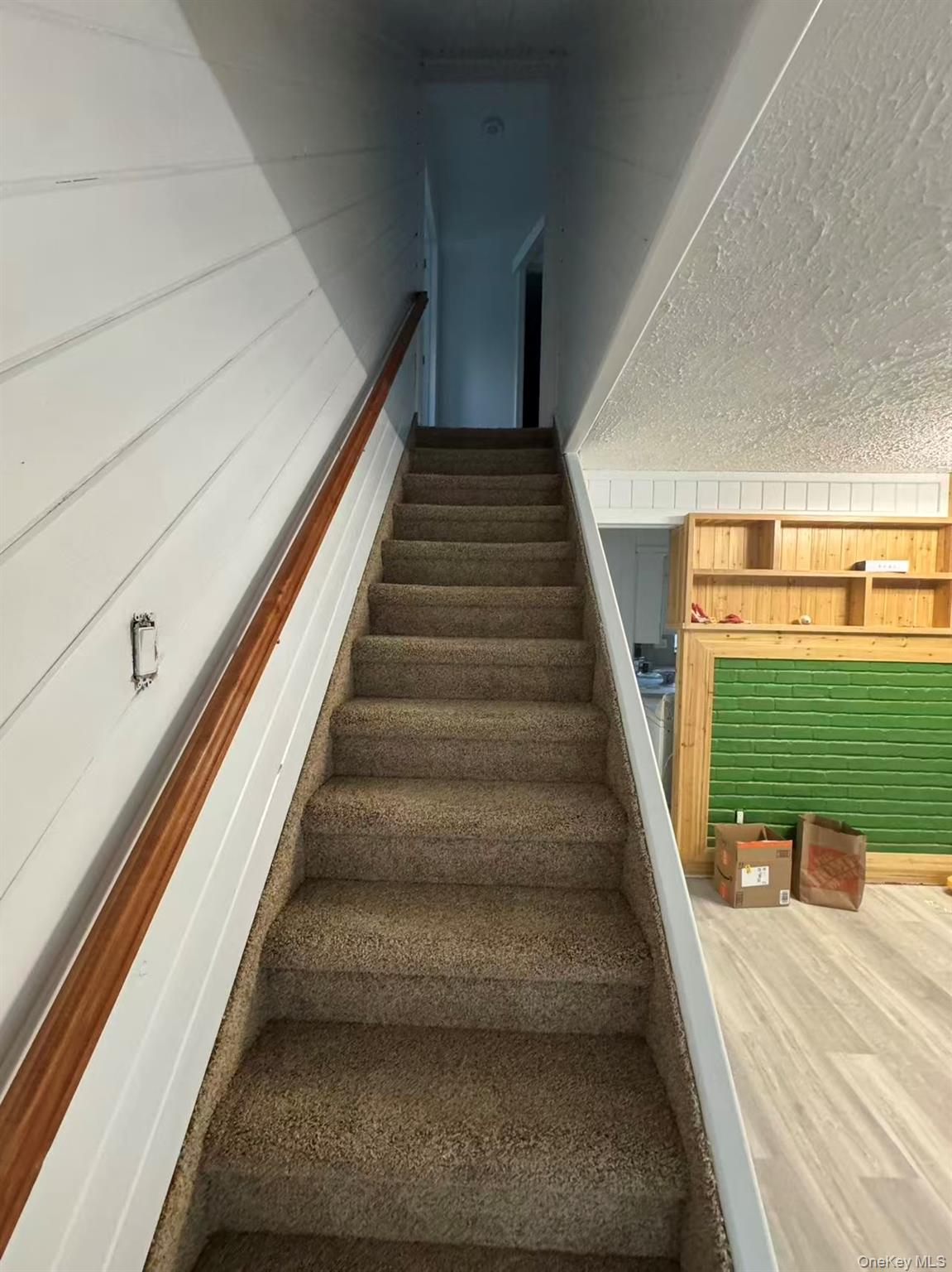 #13 photo, 6 Serpentine Lane, מחוז נסאו Levittown , NY 11756