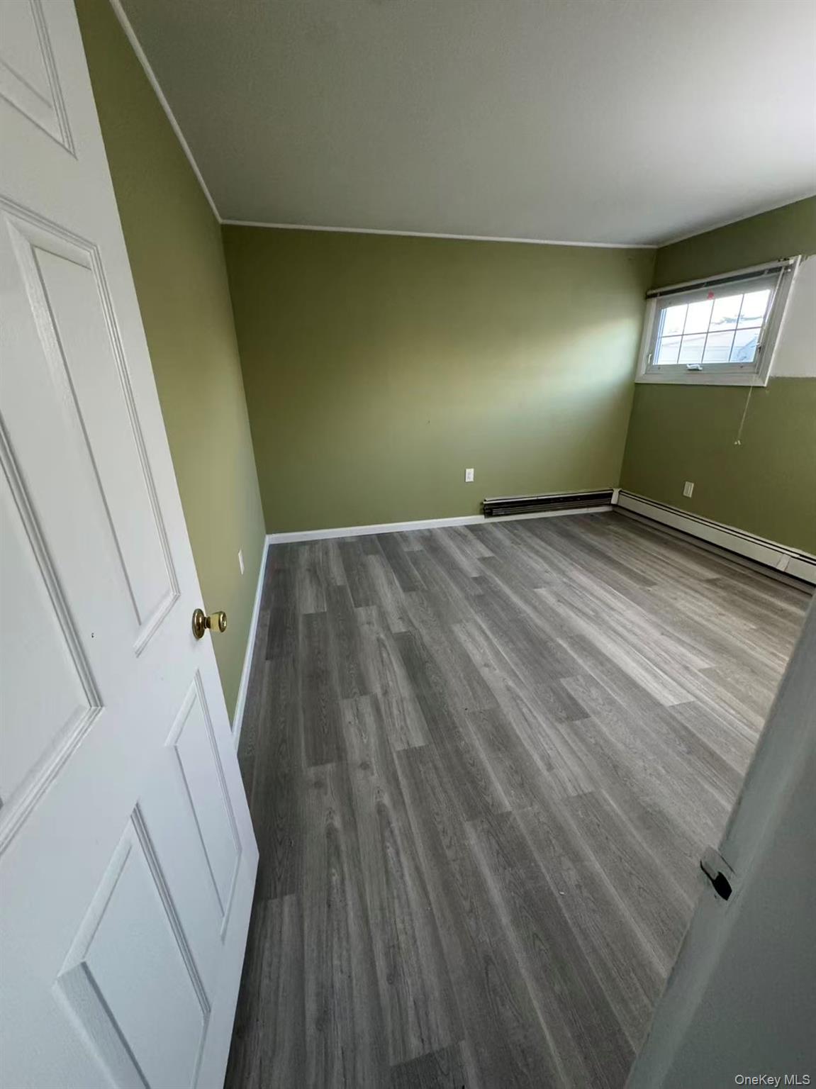 #7 photo, 6 Serpentine Lane, מחוז נסאו Levittown , NY 11756