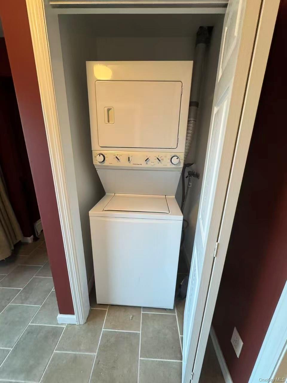 #9 photo, 6 Serpentine Lane, מחוז נסאו Levittown , NY 11756