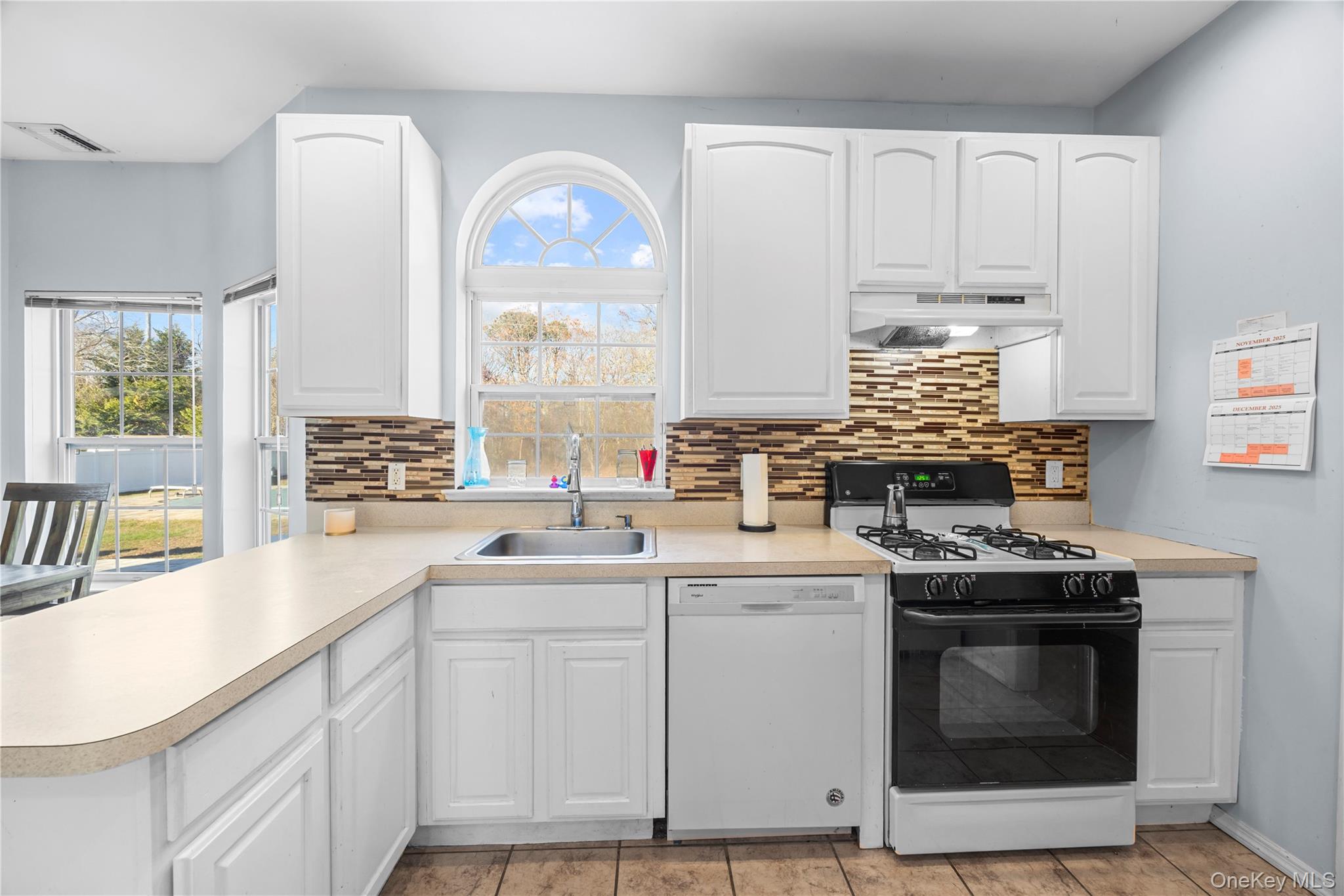 #15 photo, 7 Bittersweet Lane, 东长岛 Center Moriches , NY 11934