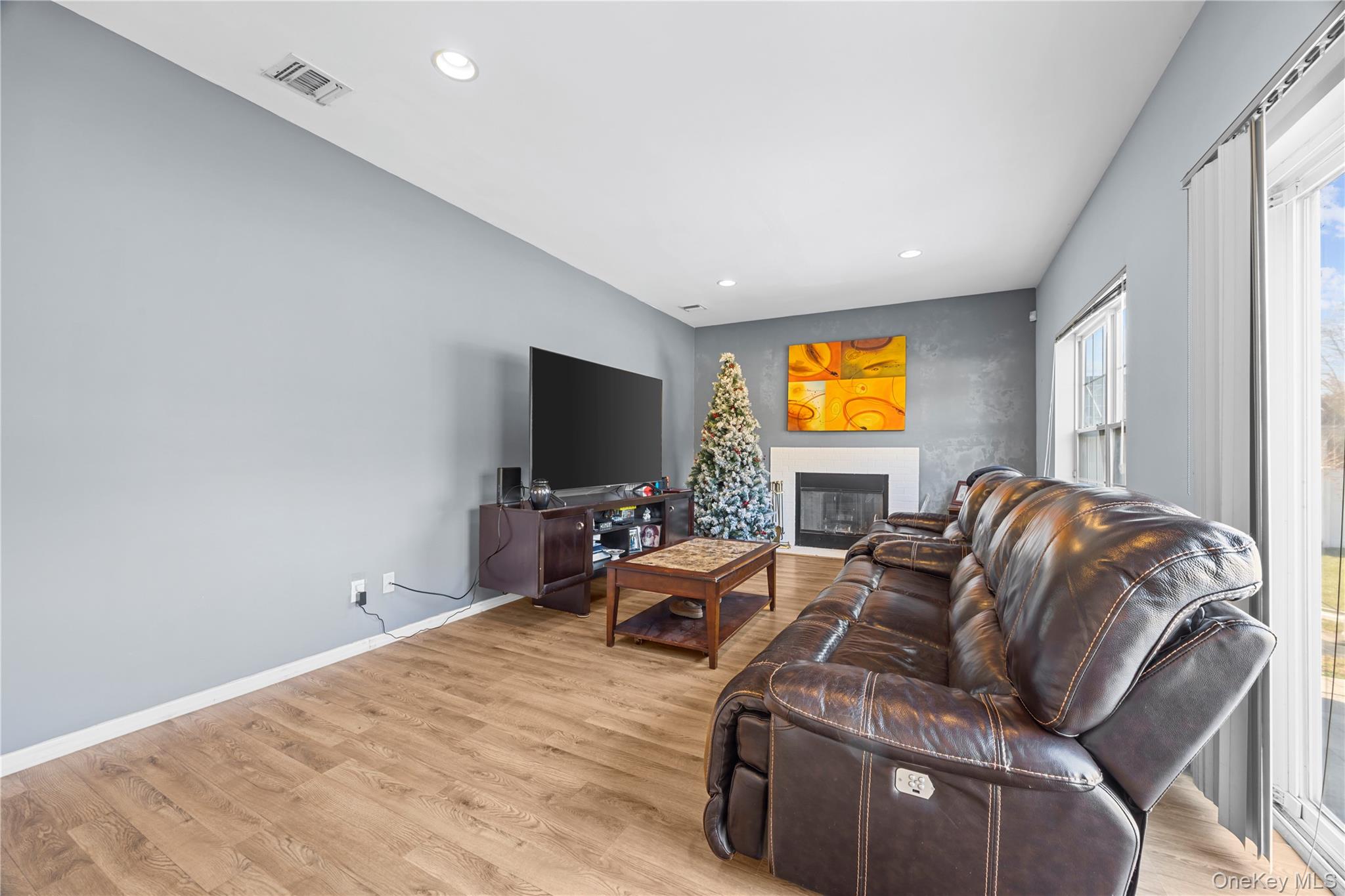 #20 photo, 7 Bittersweet Lane, 东长岛 Center Moriches , NY 11934