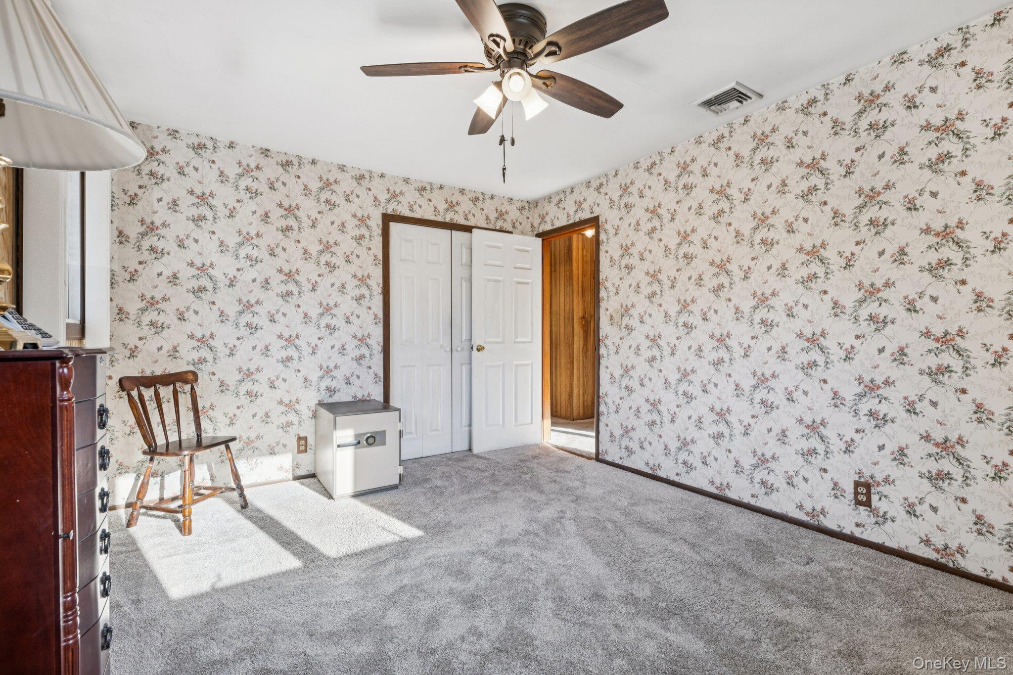 #13 photo, 6 Silver Avenue, מחוז סאפוק Huntington Station , NY 11746