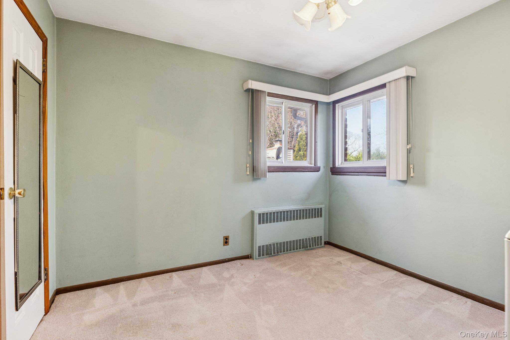 #17 photo, 6 Silver Avenue, מחוז סאפוק Huntington Station , NY 11746