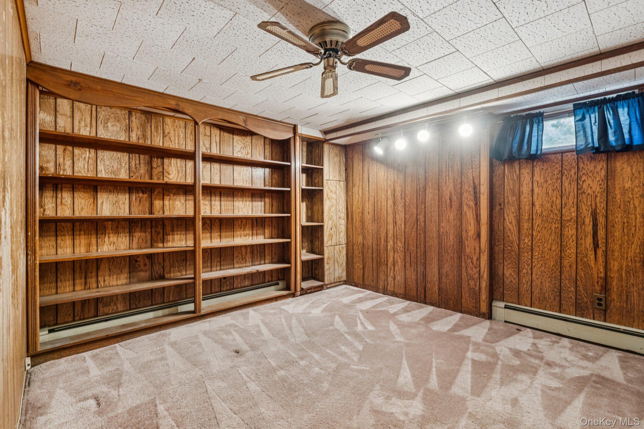 #20 photo, 6 Silver Avenue, מחוז סאפוק Huntington Station , NY 11746