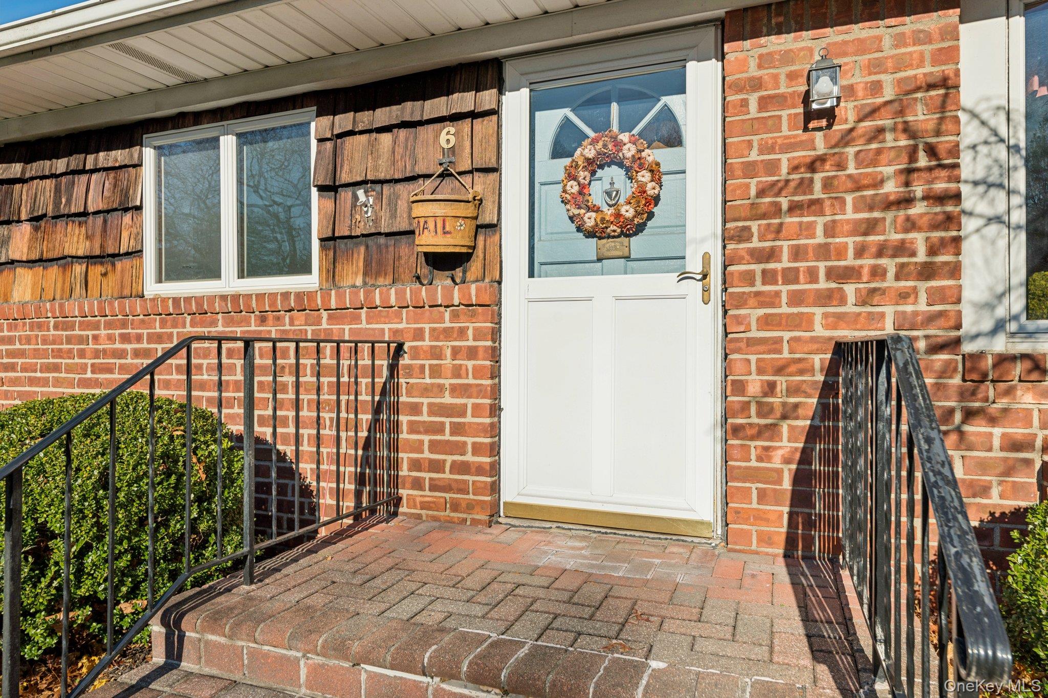 #3 photo, 6 Silver Avenue, מחוז סאפוק Huntington Station , NY 11746