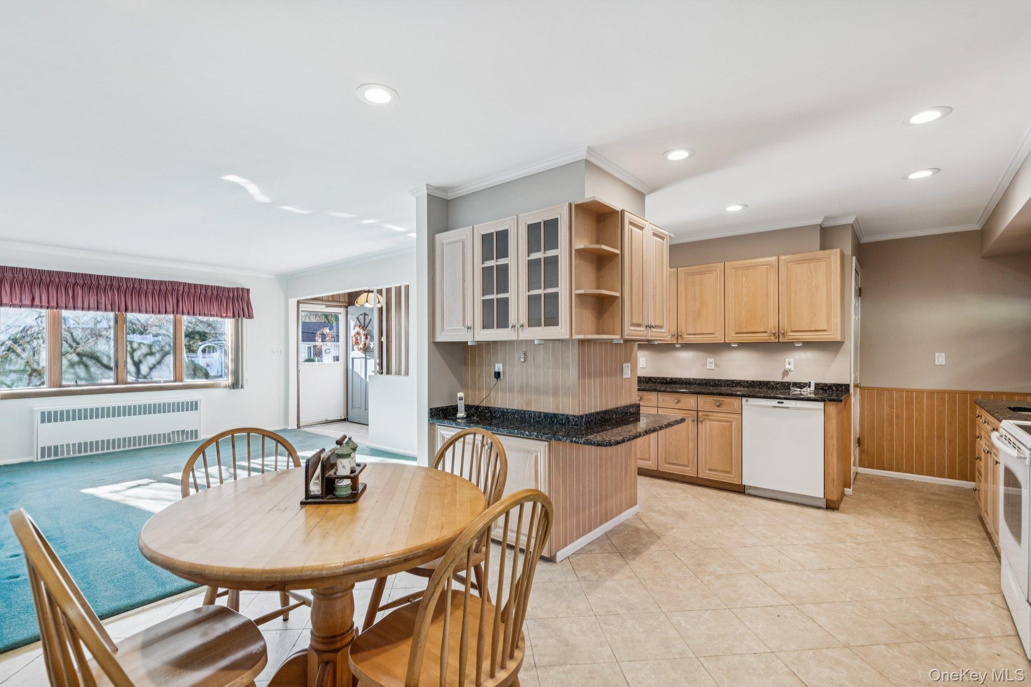 #9 photo, 6 Silver Avenue, מחוז סאפוק Huntington Station , NY 11746