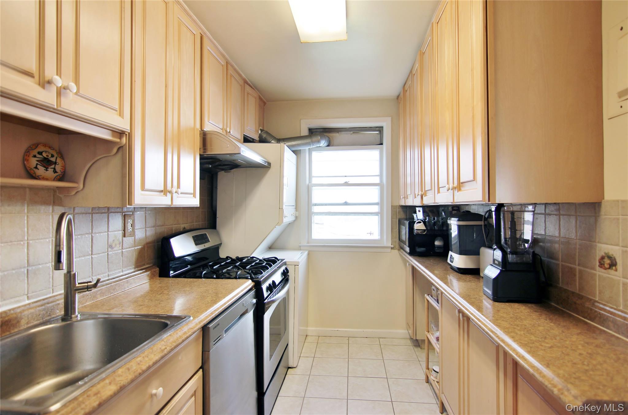 #11 photo, 39 Avon Circle, Rye Brook , NY 10573