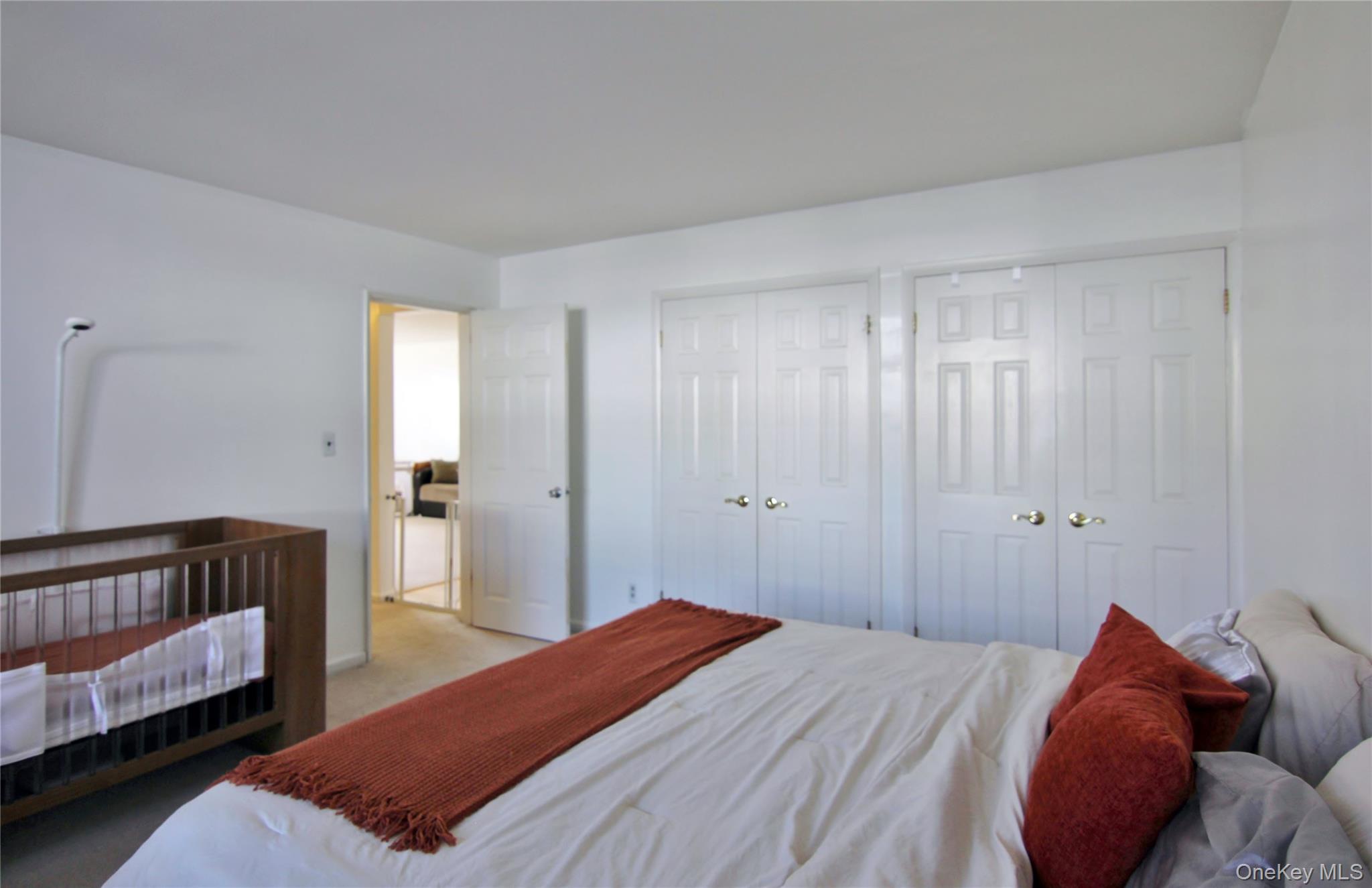 #17 photo, 39 Avon Circle, Rye Brook , NY 10573