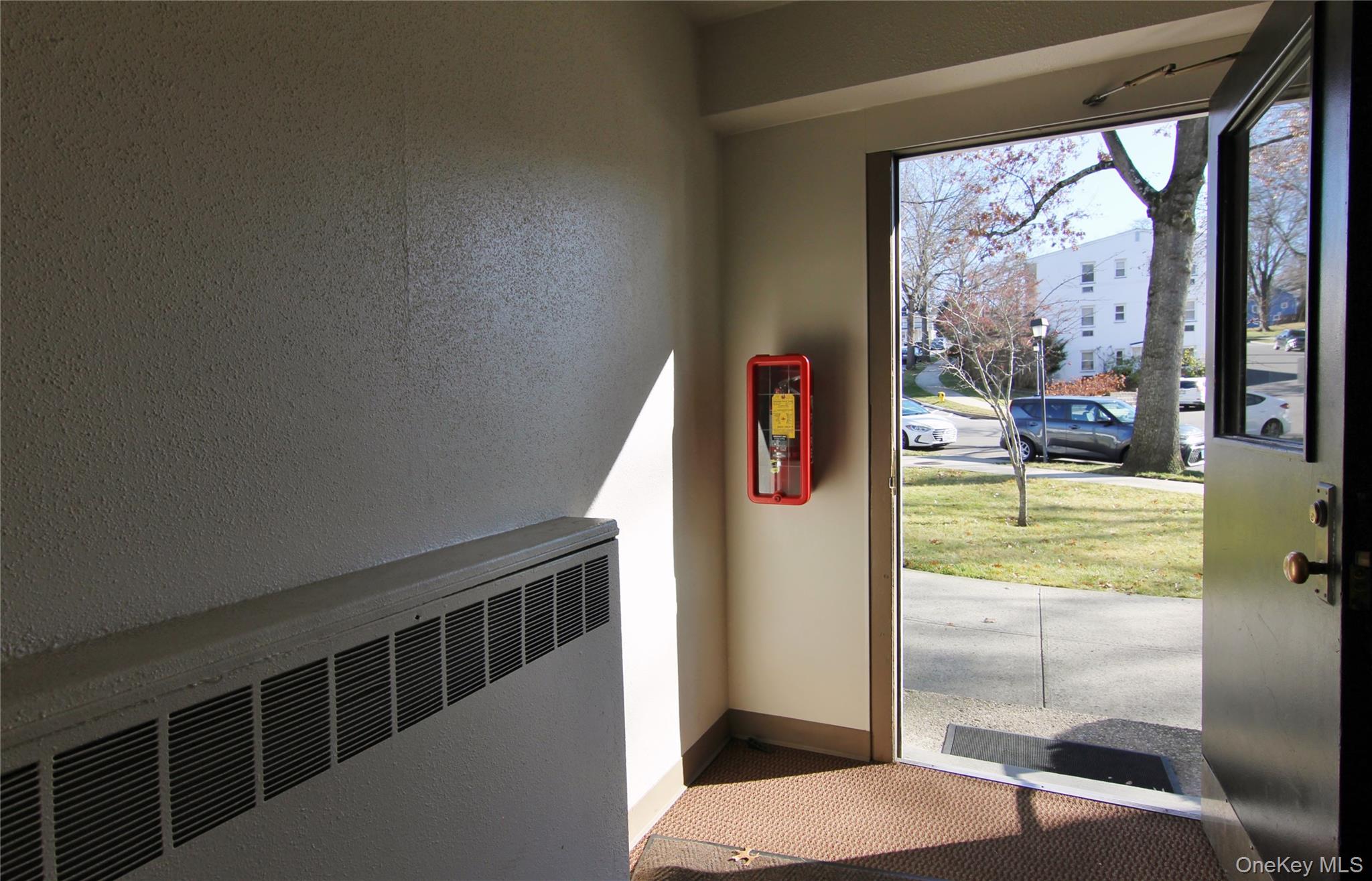 #3 photo, 39 Avon Circle, Rye Brook , NY 10573