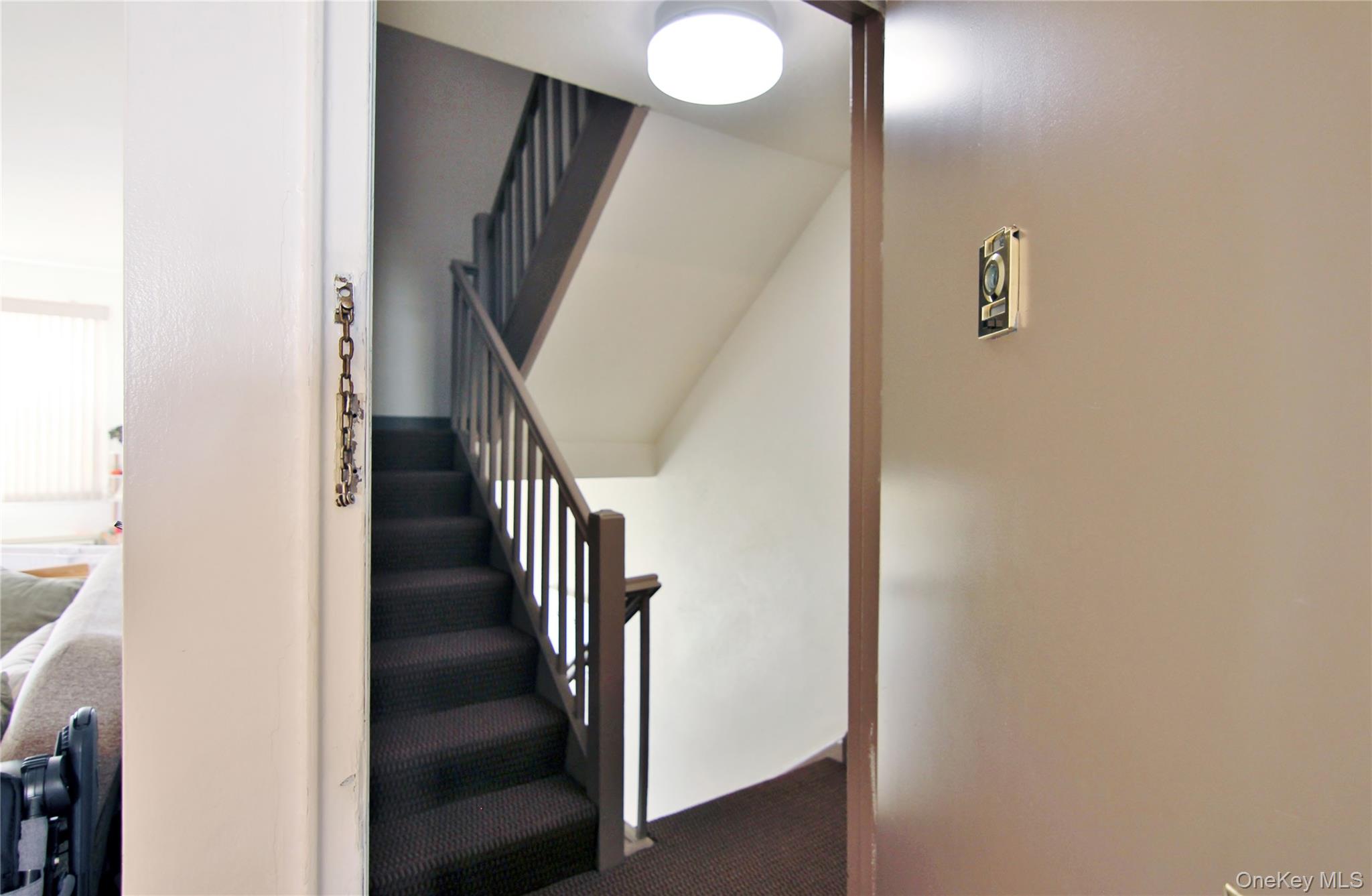 #5 photo, 39 Avon Circle, Rye Brook , NY 10573