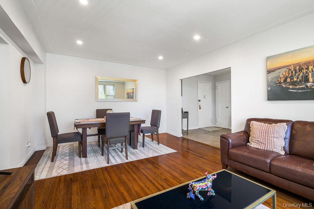 #12 photo, 600 Pelham Road, New Rochelle , NY 10805