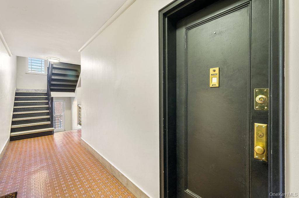 #4 photo, 600 Pelham Road, New Rochelle , NY 10805