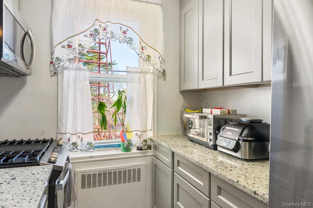 #9 photo, 600 Pelham Road, New Rochelle , NY 10805