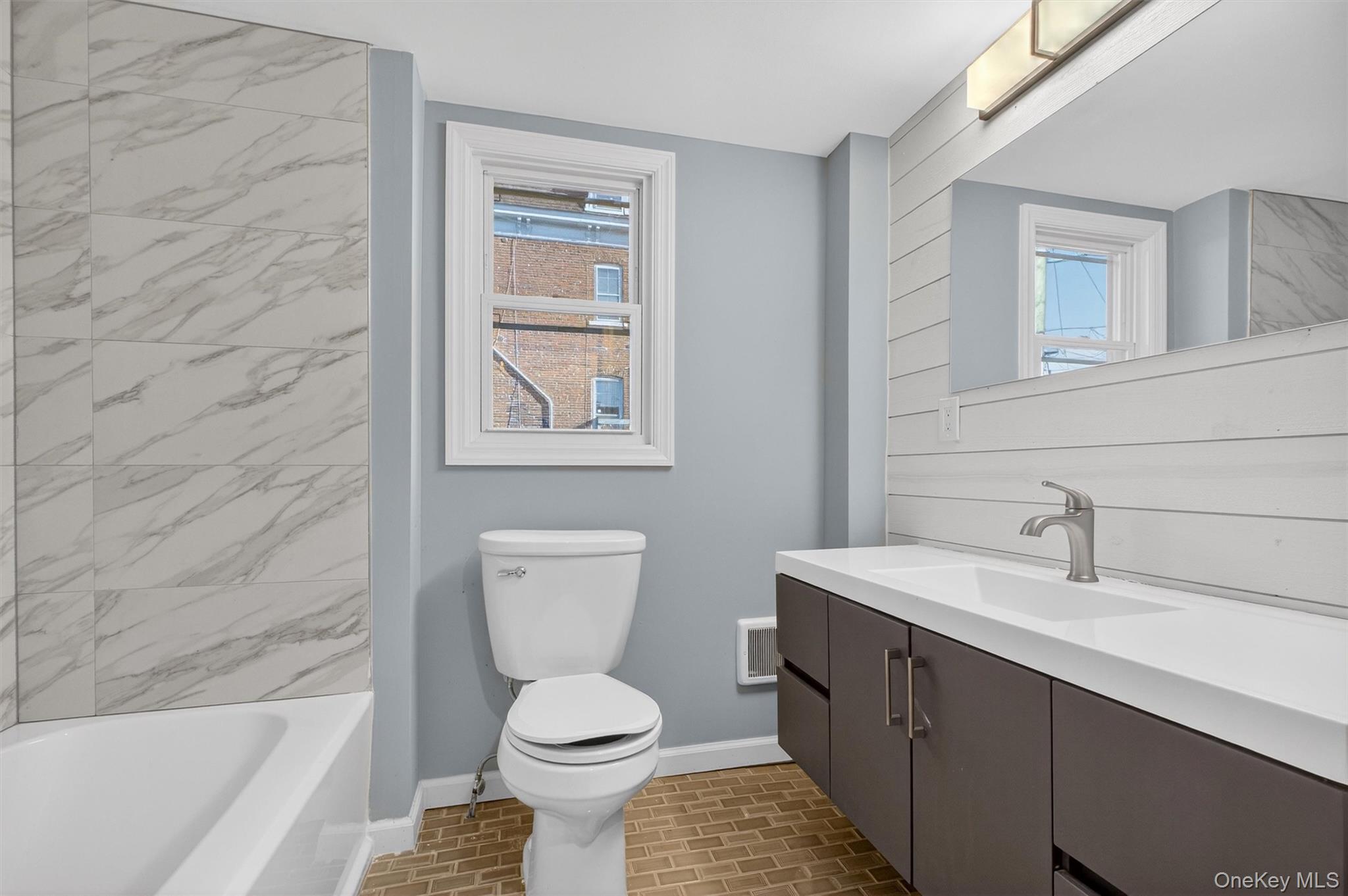 #7 photo, 27 Spruce Street, 뉴욕주 Poughkeepsie , NY 12601