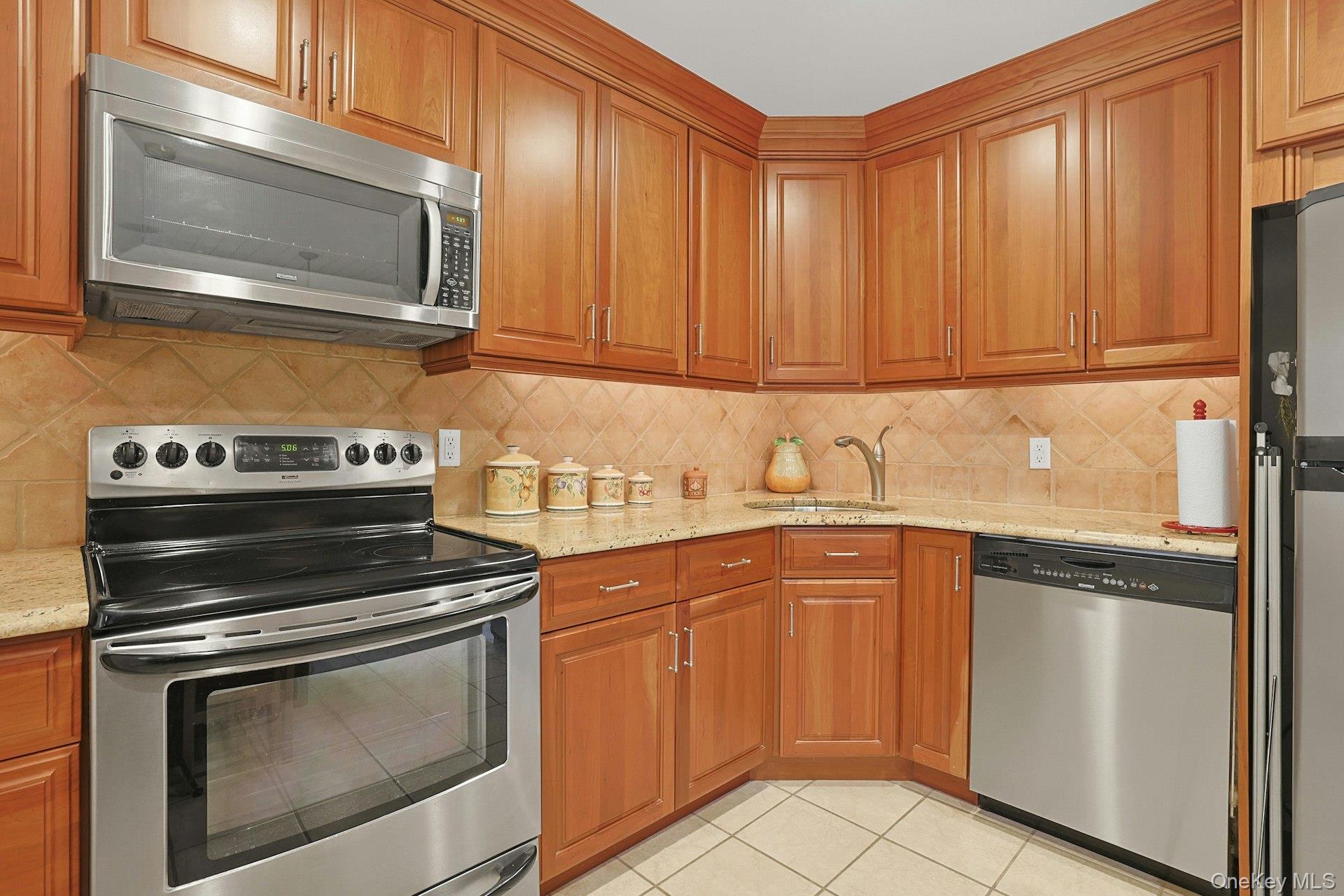 #10 photo, 9 Somerset Drive, Suffern , NY 10901