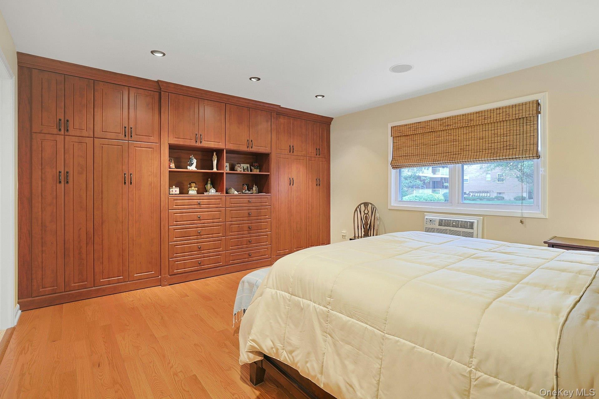 #17 photo, 9 Somerset Drive, Suffern , NY 10901