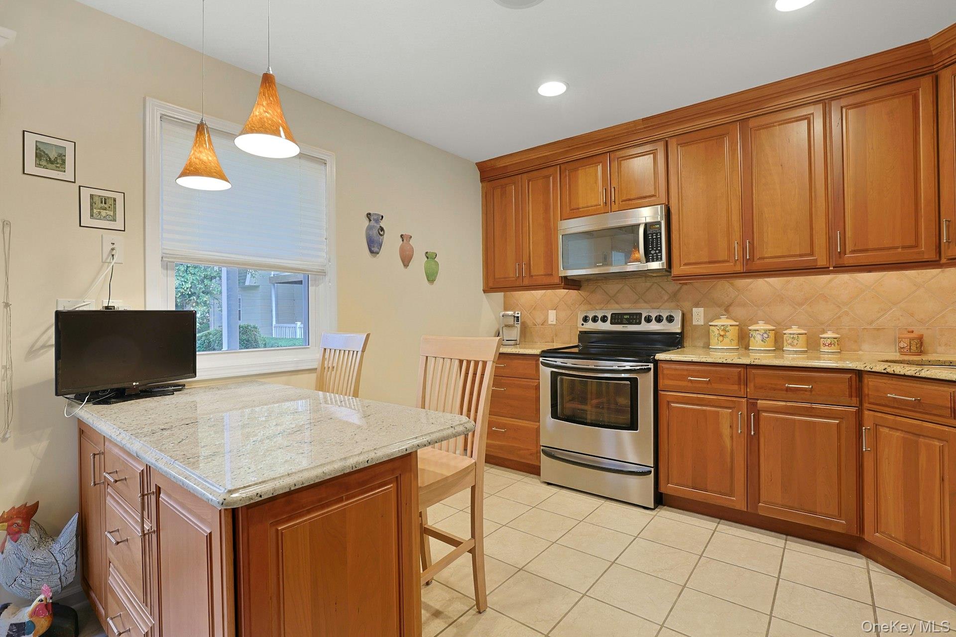 #8 photo, 9 Somerset Drive, Suffern , NY 10901