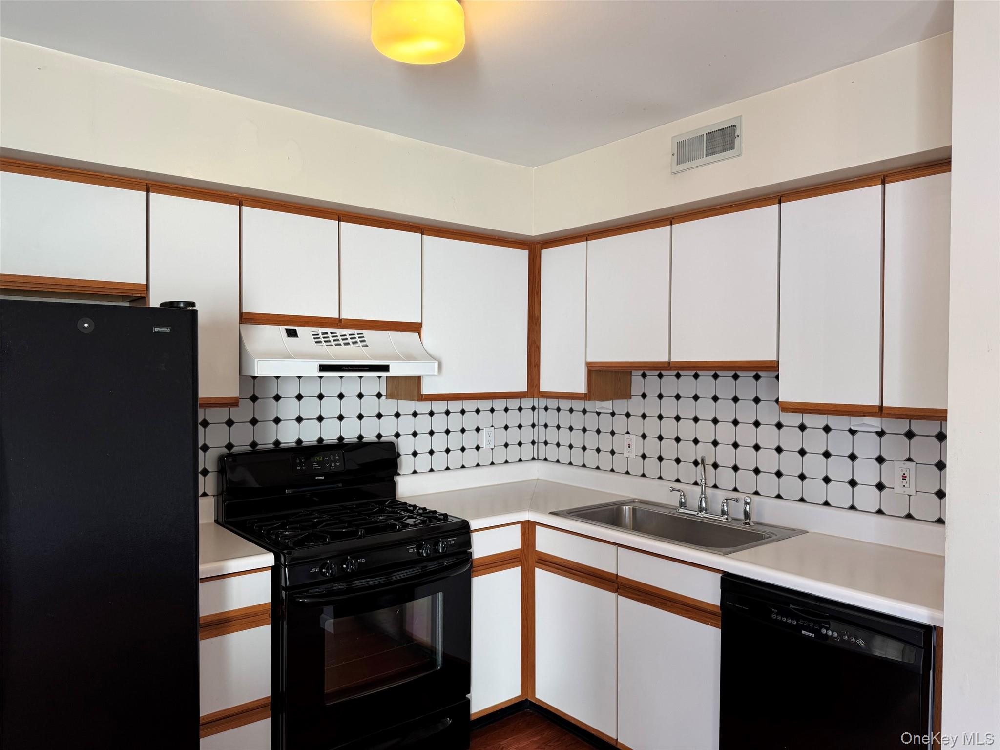 #12 photo, 3 Mews Court, Fishkill , NY 12524