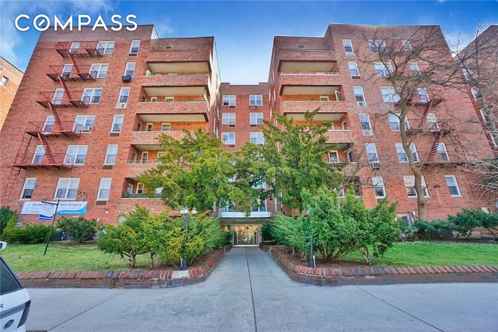 #3 photo, 2727 Ocean Parkway, Brighton Beach , NY 11235